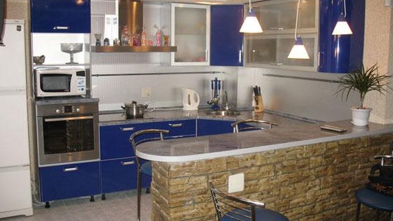 Réaménagement de la cuisine dans l'appartement photo. salon de cuisine