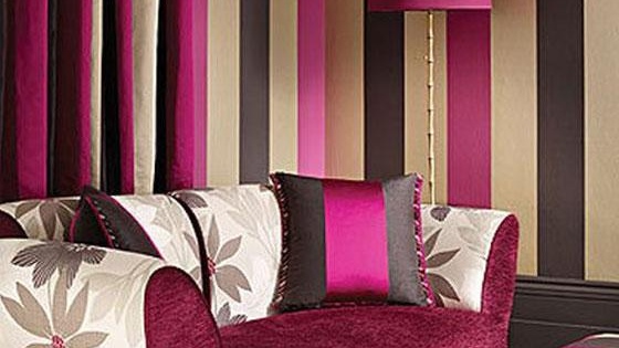 Photo intérieur rayé. Papier peint à rayures à l'intérieur Photo intérieur rayé. Papier peint à rayures à l'intérieur