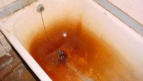 Restauration de l'ancien bain à faire ou pas ? photo d'une ancienne baignoire