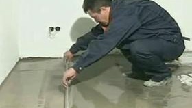 Vidéo de nivellement du sol par balises Nivellement au sol sur balises vidéo, photo