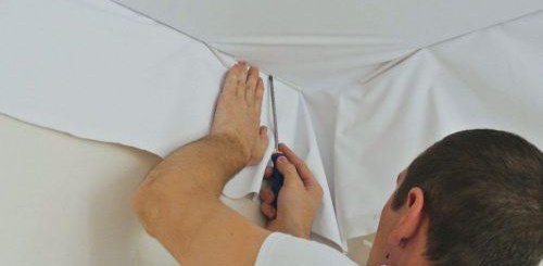 Ustanovka natyajnogo polotna