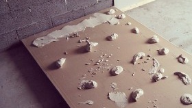 Méthode de fixation sans cadre pour cloisons sèches