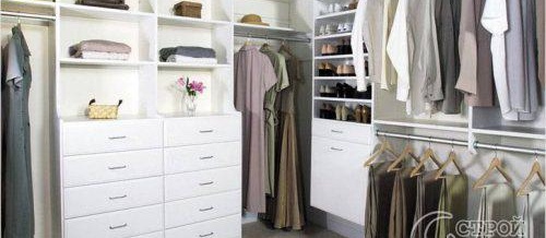 Barres à plusieurs niveaux pour vêtements de différentes longueurs