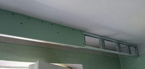 nishu_iz_gipsokartona_dlya_shtor