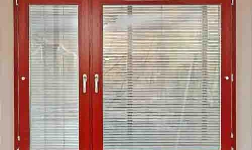 Quels stores sont les meilleurs - en aluminium ou en plastique?