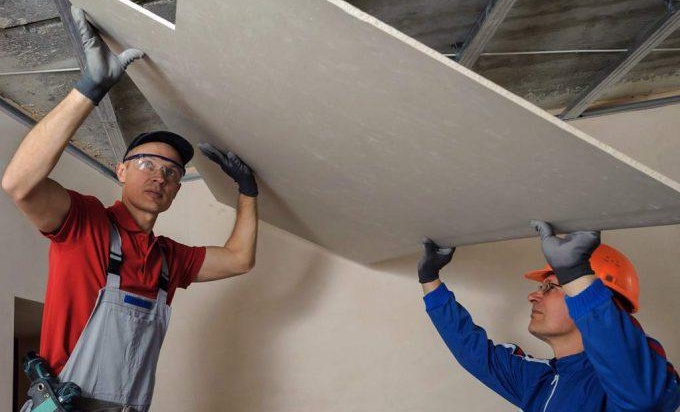 Fixation des cloisons sèches au plafond sur une ossature métallique Fixation des cloisons sèches au plafond sur une ossature métallique