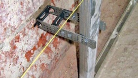 Alignement du profil du rack avec un lacet