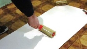 Nous appliquons de la colle