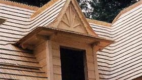 Caractéristiques du montage d'une photo de toit en bois