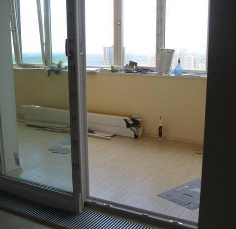 Portes coulissantes chaudes vers la loggia en plastique