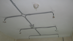 Câblage au plafond