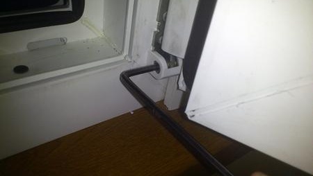 Ajuster la porte en plastique