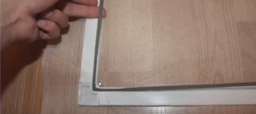 Comment changer la grille sur une fenêtre en plastique