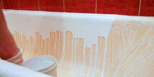 Nettoyer une vieille baignoire