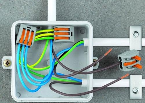 Connexion des fils de cuivre et d'aluminium