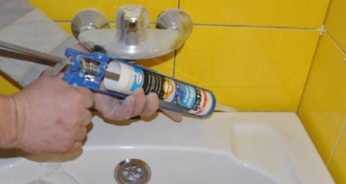 styk-mezhdu-vannoj-i-stenoj4