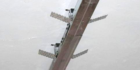 Fixation du profilé au plafond