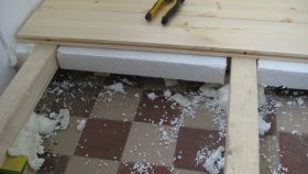 Isolation du sol dans une maison ancienne